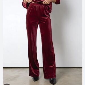 Vestique Burgundy Rich Velvet Wide Leg Pants - M